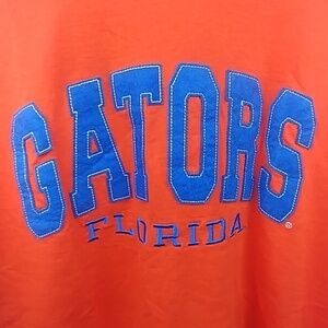 U of Florida Go Gators! sewn on felt letter T college sports tee shirt EUC